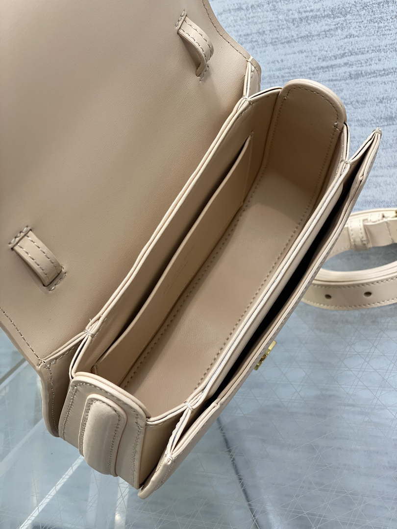 Dior M9371 Medium 30 Montaigne Avenue Top Handle Bag Apricot Ribbed Calfskin