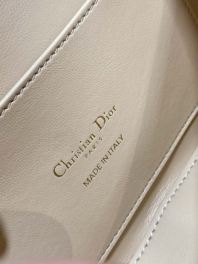Dior M9371 Medium 30 Montaigne Avenue Top Handle Bag Apricot Ribbed Calfskin