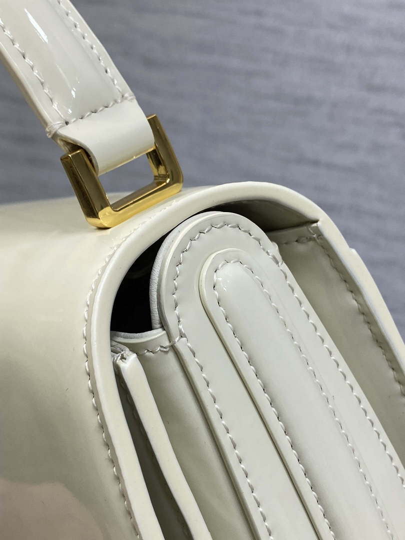 Dior M9371 Medium 30 Montaigne Avenue Top Handle Bag Beige Patent leather