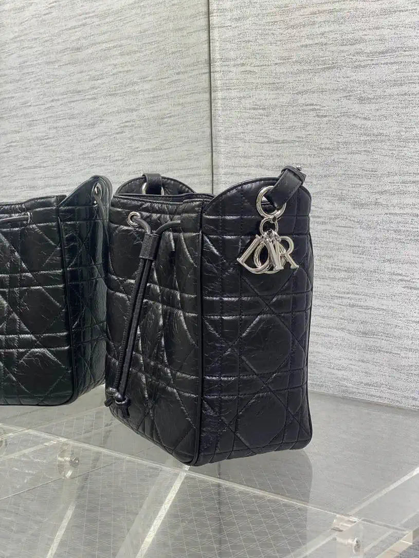 Dior Medium D-Motion Bag M2852 Black Macrocannage Crinkled Calfskin