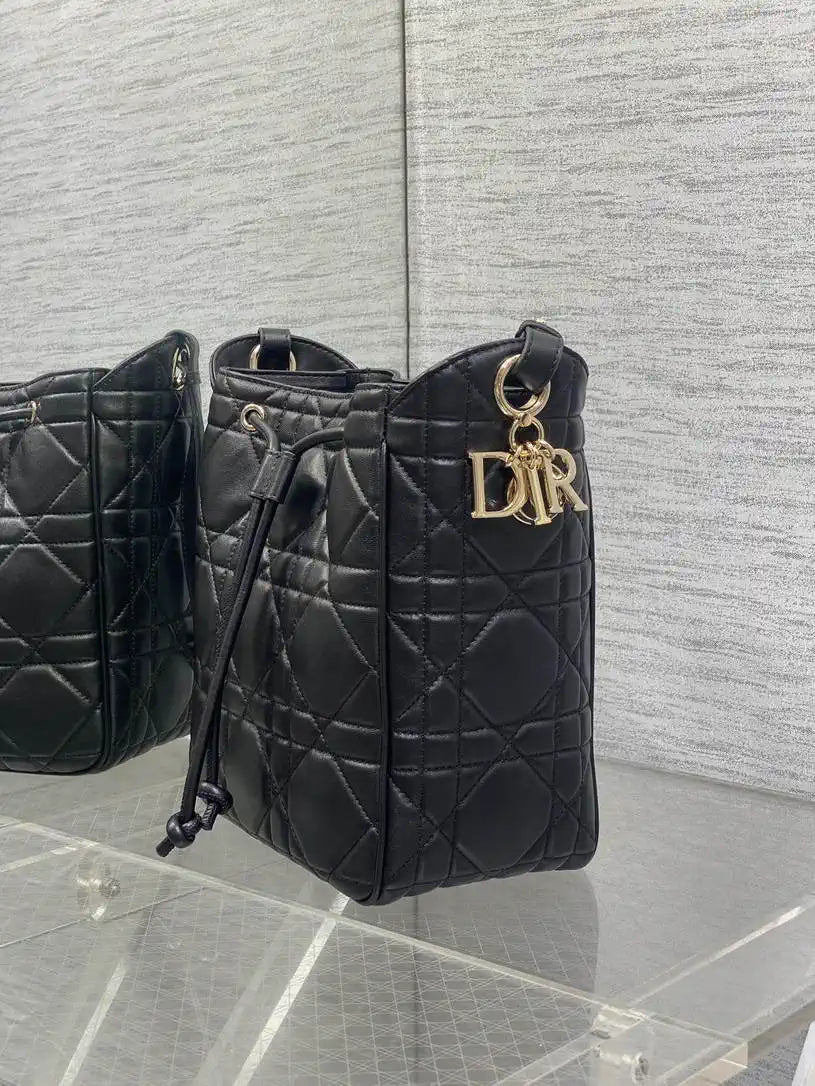 Dior Medium D-Motion Bag M2852 Black Macrocannage Lambskin