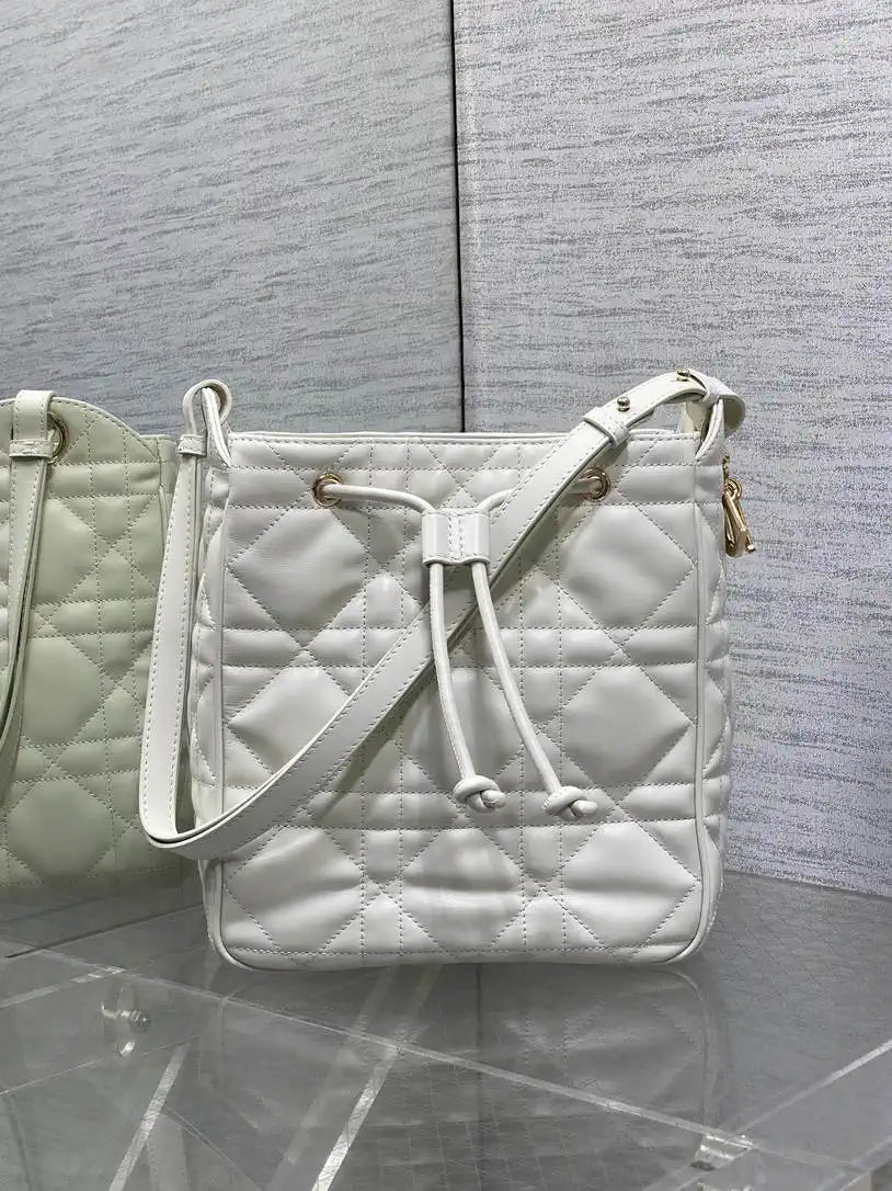 Dior Medium D-Motion Bag M2852 White Macrocannage Lambskin