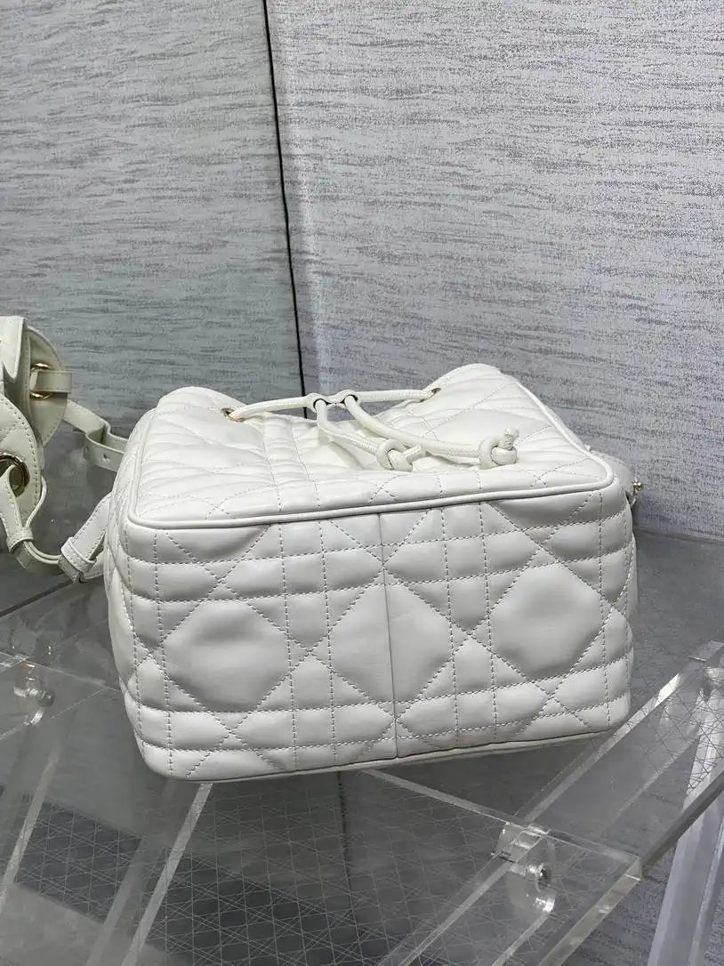 Dior Medium D-Motion Bag M2852 White Macrocannage Lambskin