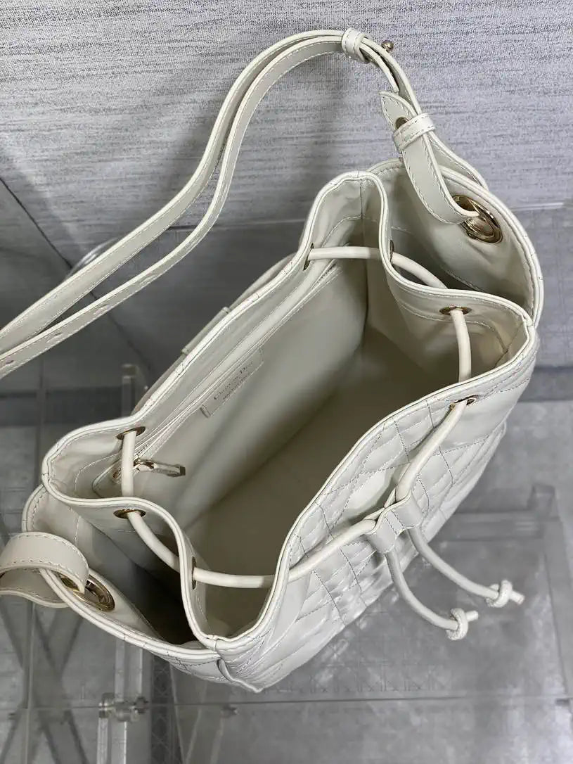 Dior Medium D-Motion Bag M2852 White Macrocannage Lambskin