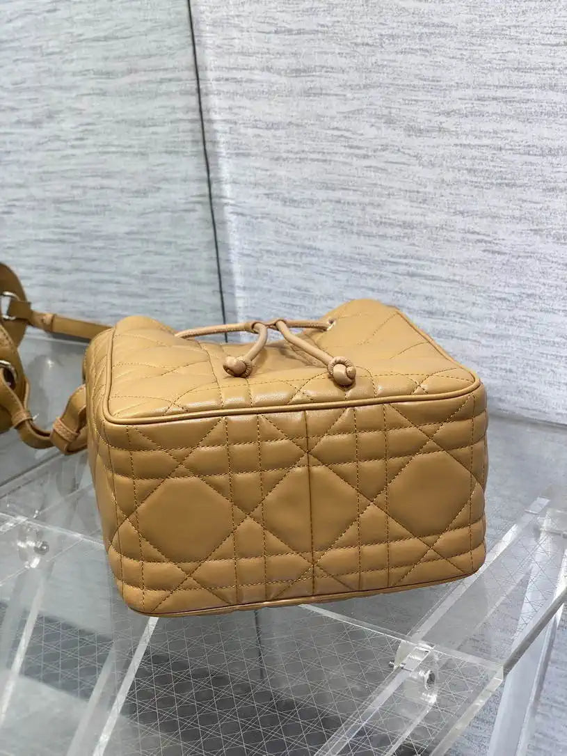 Dior Medium D-Motion Bag M2852 Caramel Macrocannage Lambskin