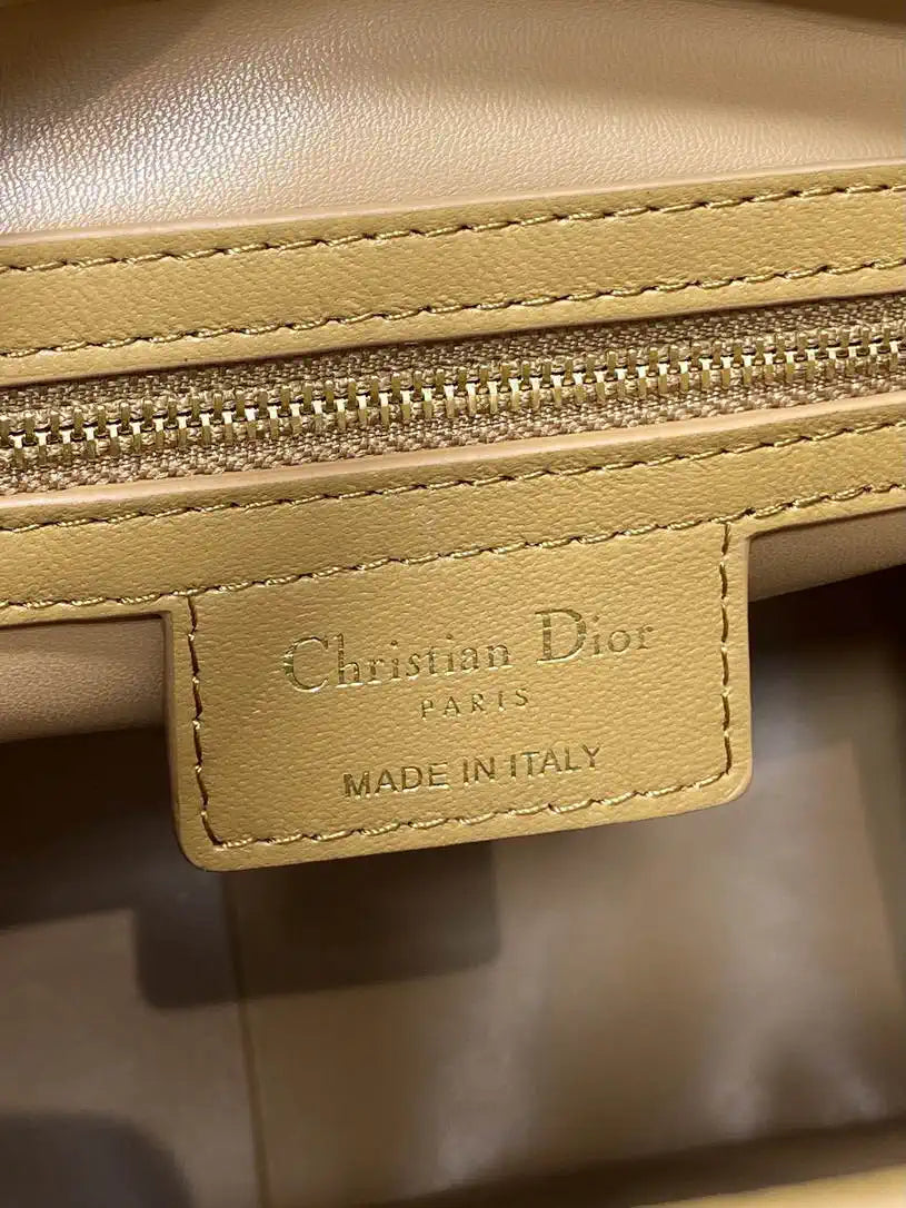 Dior Medium D-Motion Bag M2852 Caramel Macrocannage Lambskin