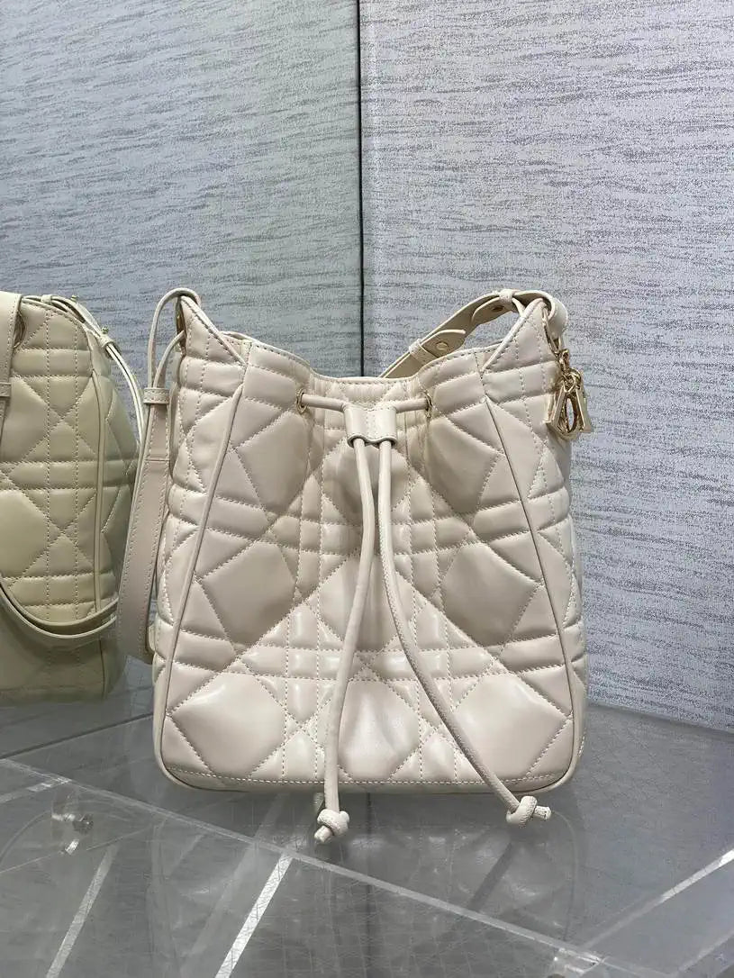 Dior Medium D-Motion Bag M2852 Ivory Macrocannage Lambskin