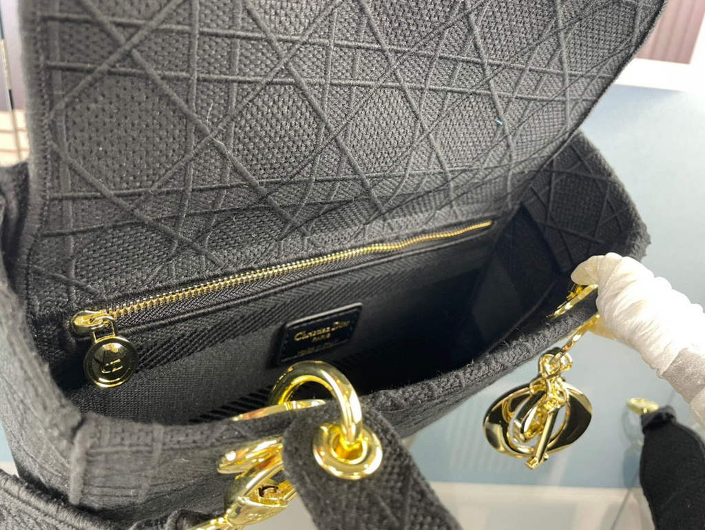 Dior M0565 Medium Lady D-Life Bag Cannage Embroidery Black