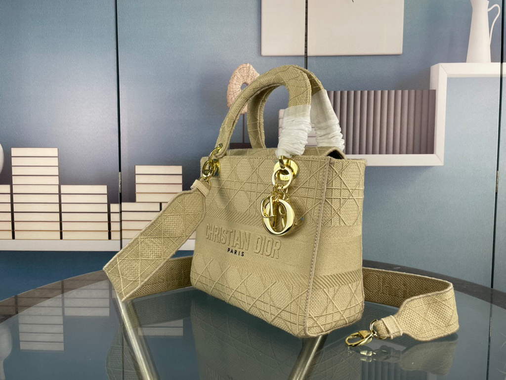 Dior M0565 Medium Lady D-Life Bag Cannage Embroidery Light Yellow
