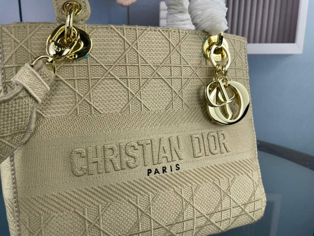 Dior M0565 Medium Lady D-Life Bag Cannage Embroidery Light Yellow