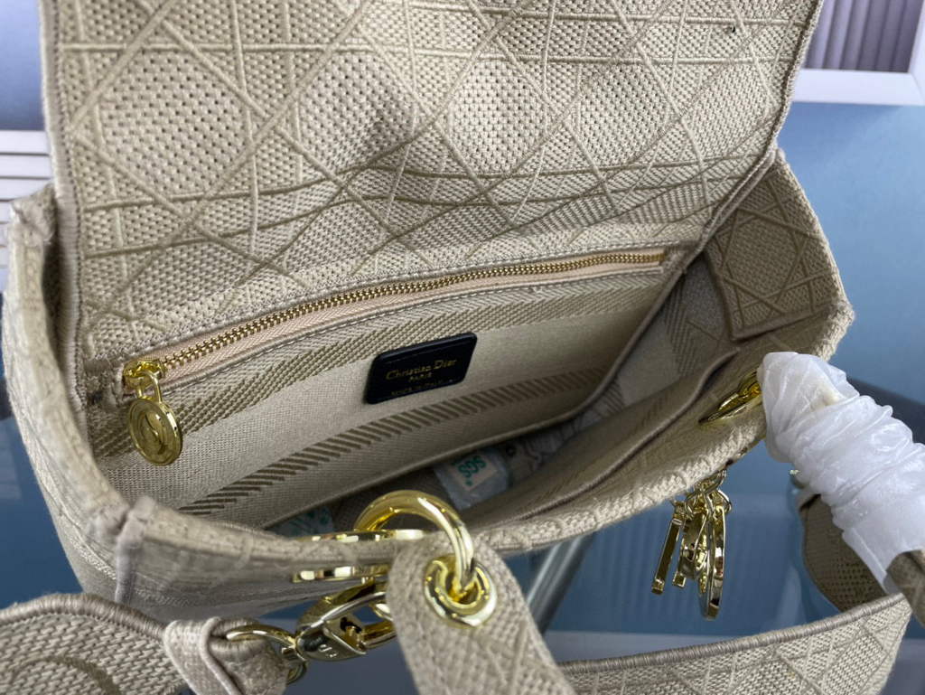 Dior M0565 Medium Lady D-Life Bag Cannage Embroidery Light Yellow