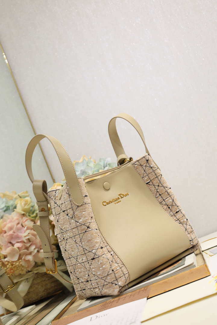 Dior Medium Signature Bucket Bag Apricot Dior Oblique Jacquard and Smooth Calfskin