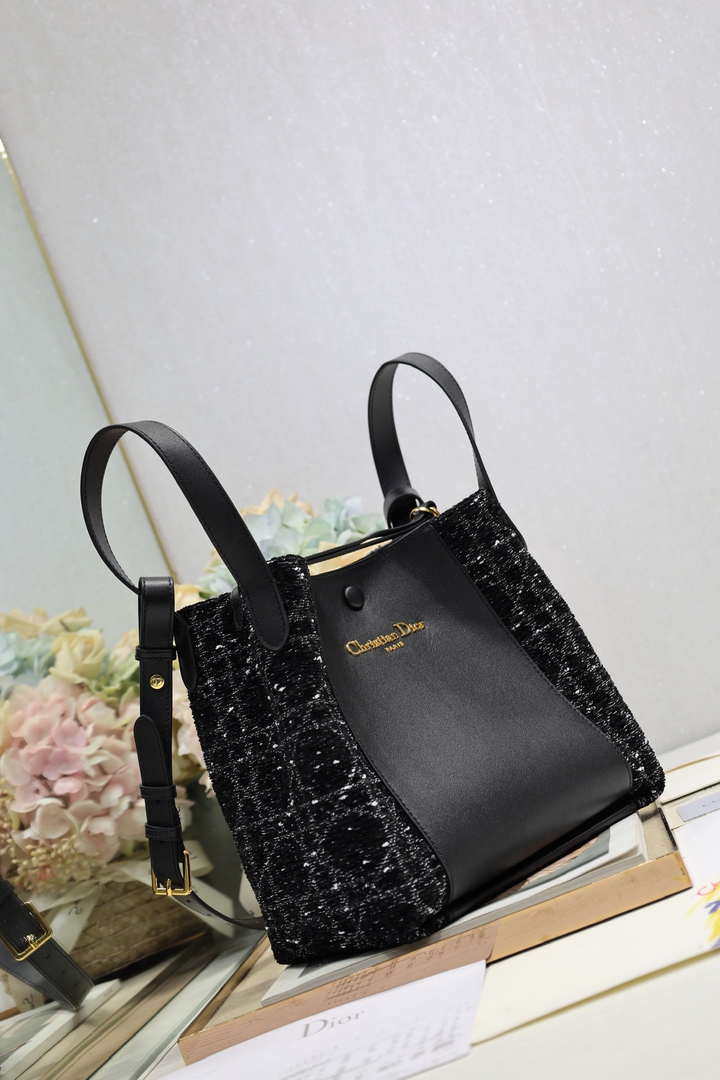 Dior Medium Signature Bucket Bag Black Dior Oblique Jacquard and Smooth Calfskin