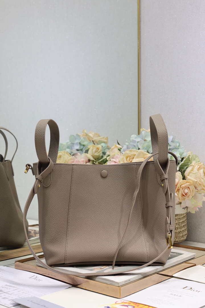 Dior Medium Signature Bucket Bag Grained Calfskin M2841 Gray