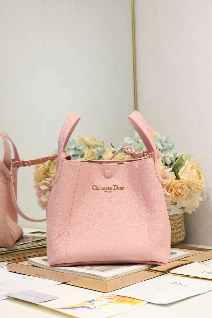 Dior Medium Signature Bucket Bag Grained Calfskin M2841 Pink