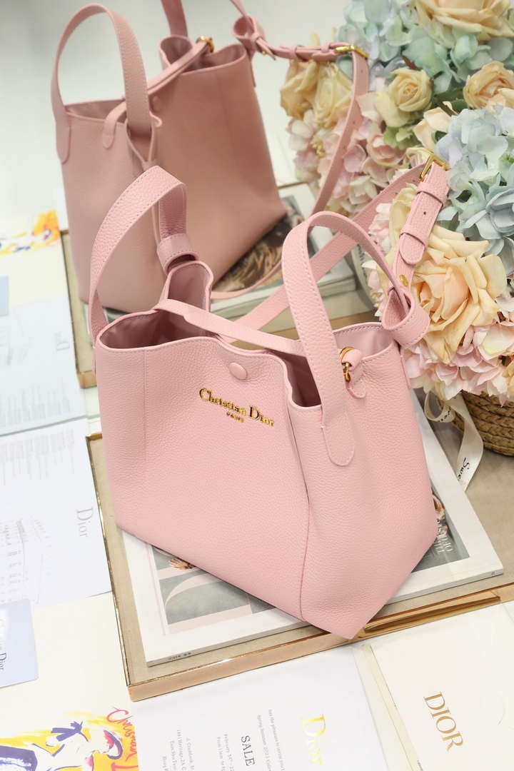 Dior Medium Signature Bucket Bag Grained Calfskin M2841 Pink