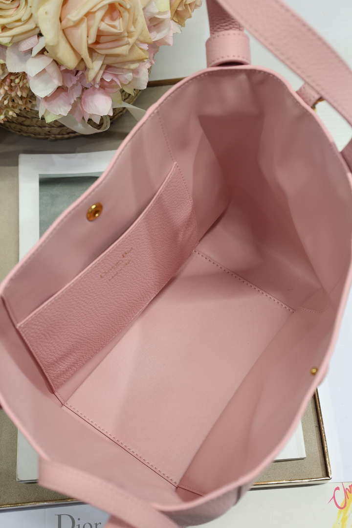 Dior Medium Signature Bucket Bag Grained Calfskin M2841 Pink