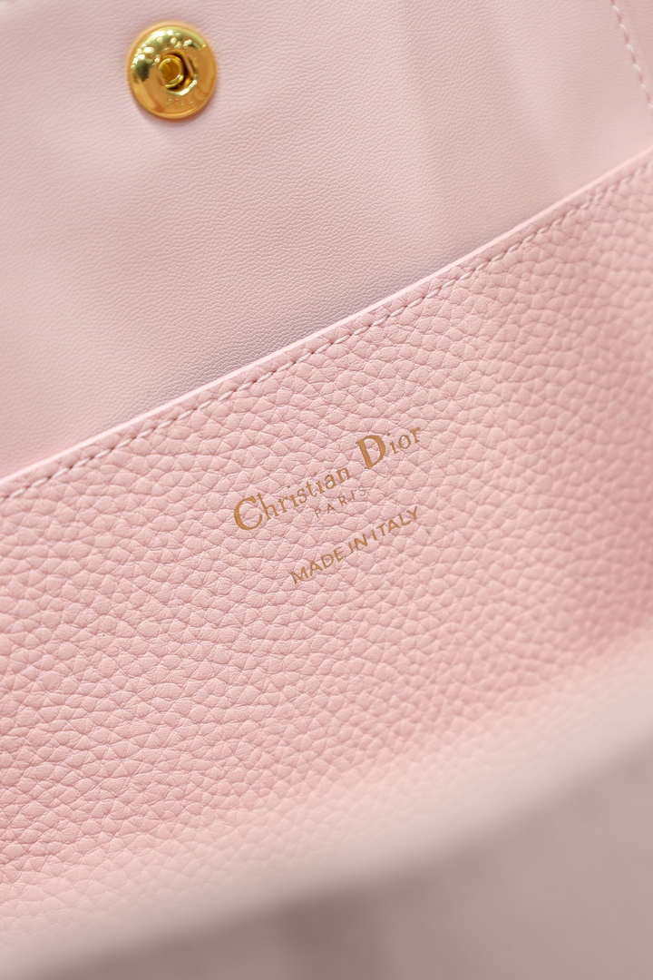 Dior Medium Signature Bucket Bag Grained Calfskin M2841 Pink