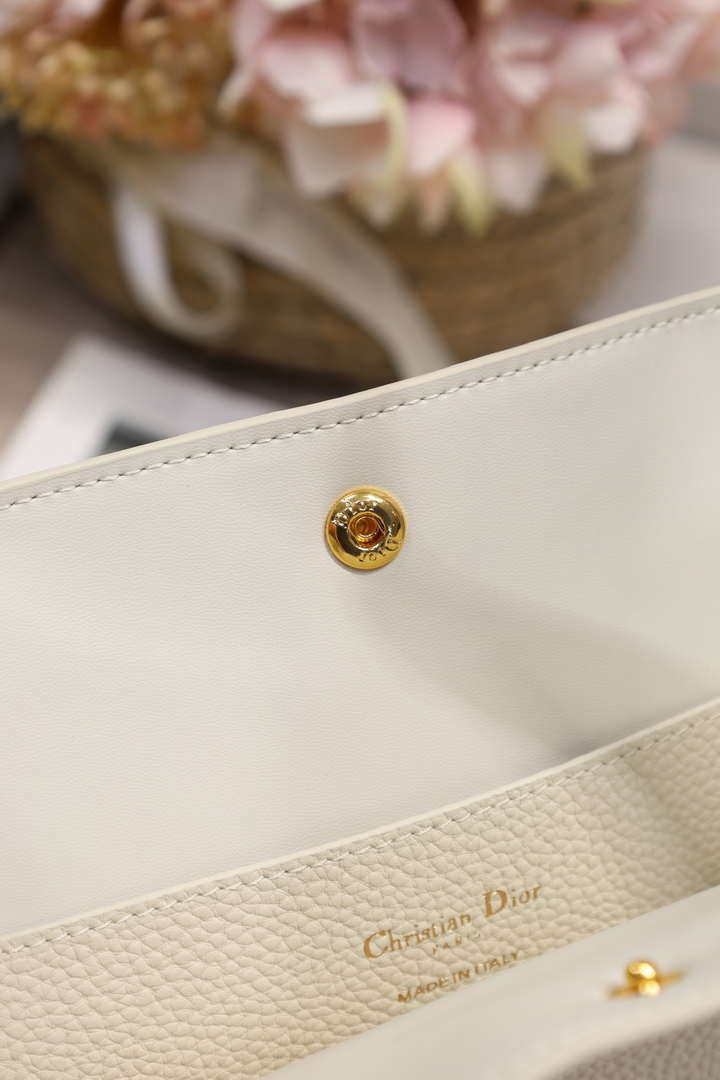 Dior Medium Signature Bucket Bag Grained Calfskin M2841 Light Yellow