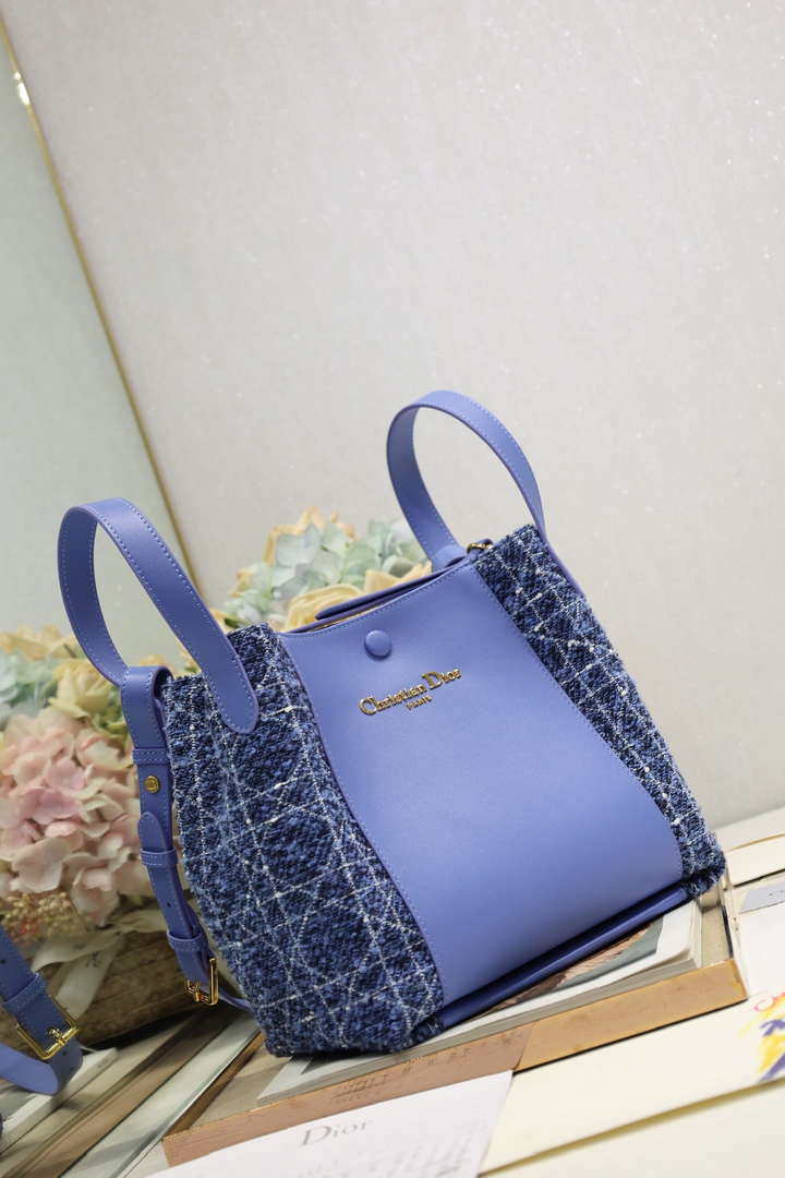 Dior Medium Signature Bucket Bag Lake Blue Dior Oblique Jacquard and Smooth Calfskin