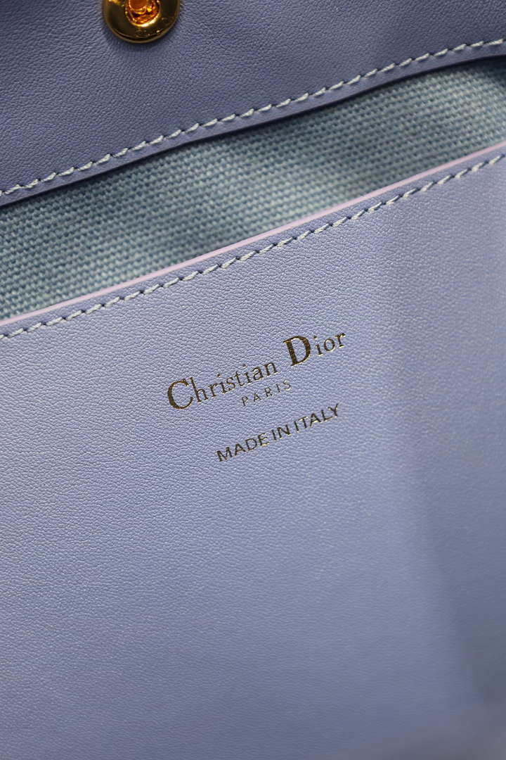 Dior Medium Signature Bucket Bag Lake Blue Dior Oblique Jacquard and Smooth Calfskin