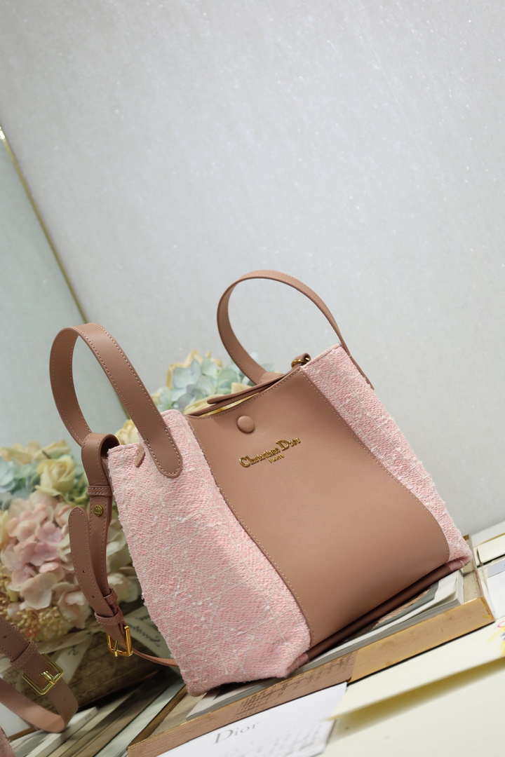 Dior Medium Signature Bucket Bag Pink Dior Oblique Jacquard and Smooth Calfskin