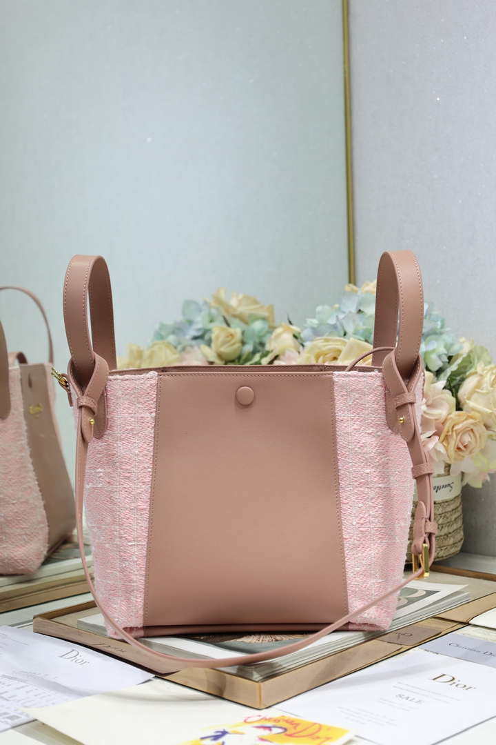 Dior Medium Signature Bucket Bag Pink Dior Oblique Jacquard and Smooth Calfskin