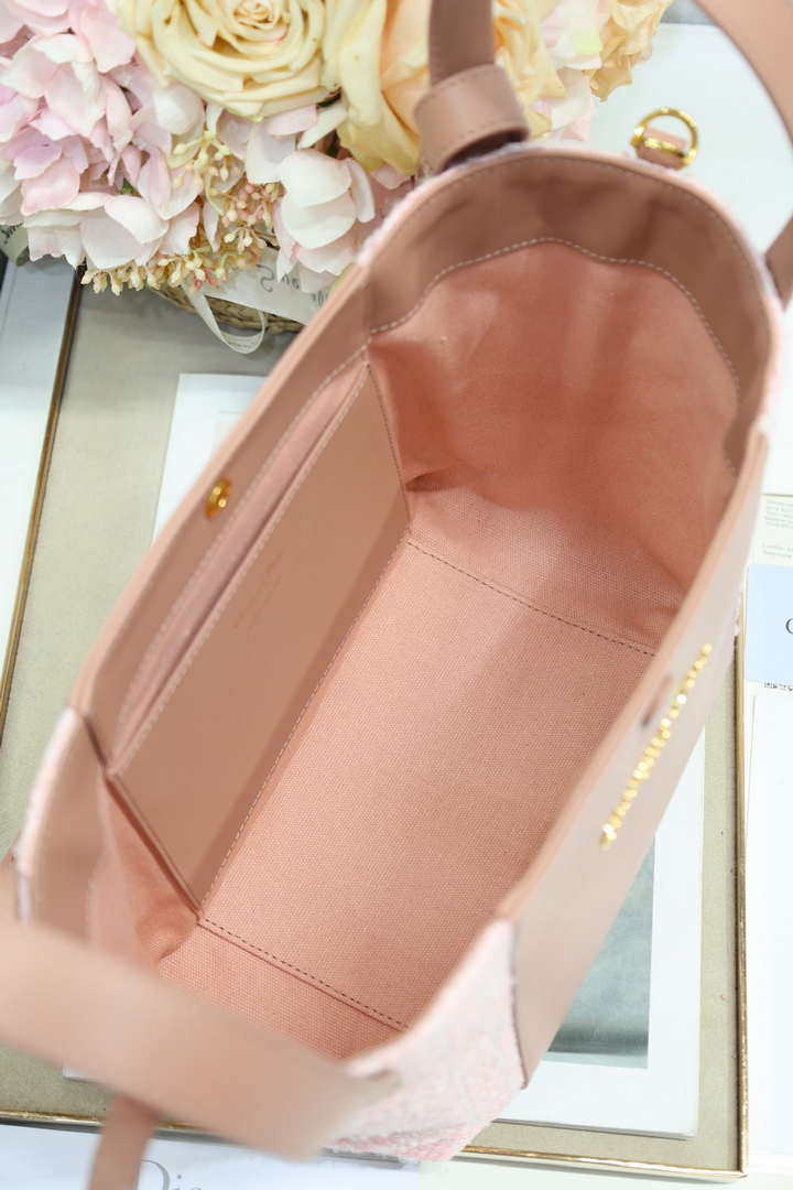 Dior Medium Signature Bucket Bag Pink Dior Oblique Jacquard and Smooth Calfskin