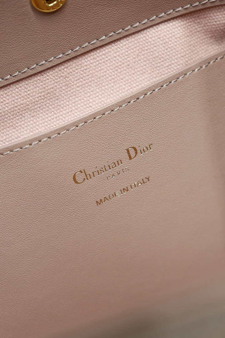 Dior Medium Signature Bucket Bag Pink Dior Oblique Jacquard and Smooth Calfskin