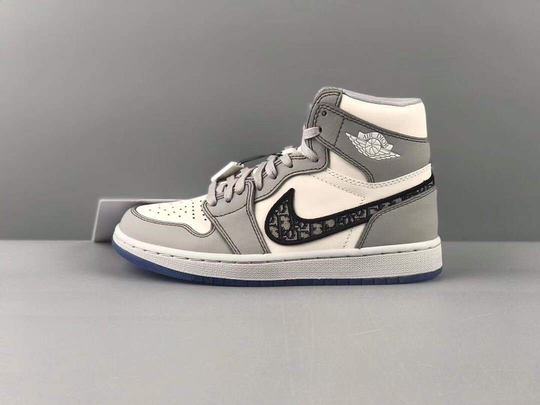Dior Men's Women¡®s Limited-edition Air Jordan 1 High OG Dior Sneaker - luxibagsmall