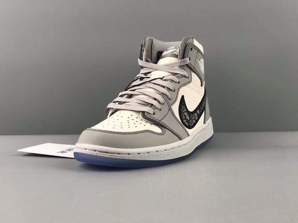 Dior Men's Women¡®s Limited-edition Air Jordan 1 High OG Dior Sneaker - luxibagsmall