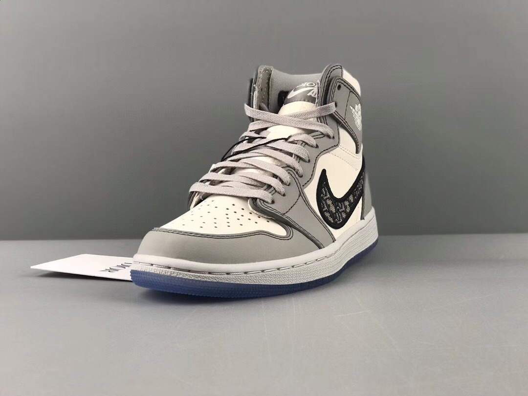 Dior Men's Women¡®s Limited-edition Air Jordan 1 High OG Dior Sneaker - luxibagsmall