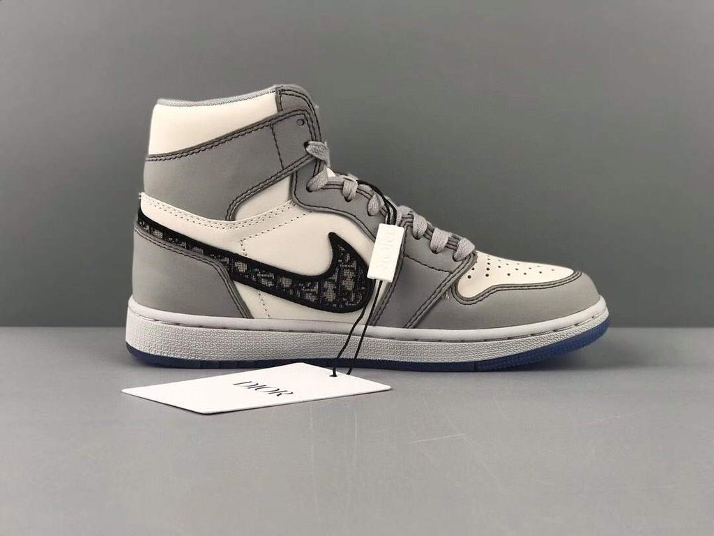 Dior Men's Women¡®s Limited-edition Air Jordan 1 High OG Dior Sneaker - luxibagsmall