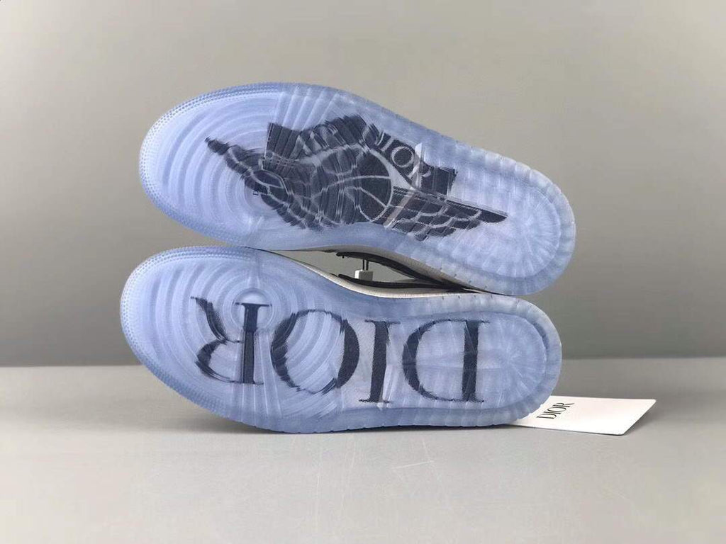 Dior Men's Women¡®s Limited-edition Air Jordan 1 High OG Dior Sneaker - luxibagsmall