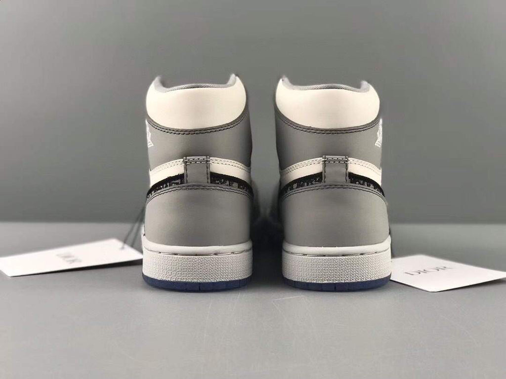 Dior Men's Women¡®s Limited-edition Air Jordan 1 High OG Dior Sneaker - luxibagsmall