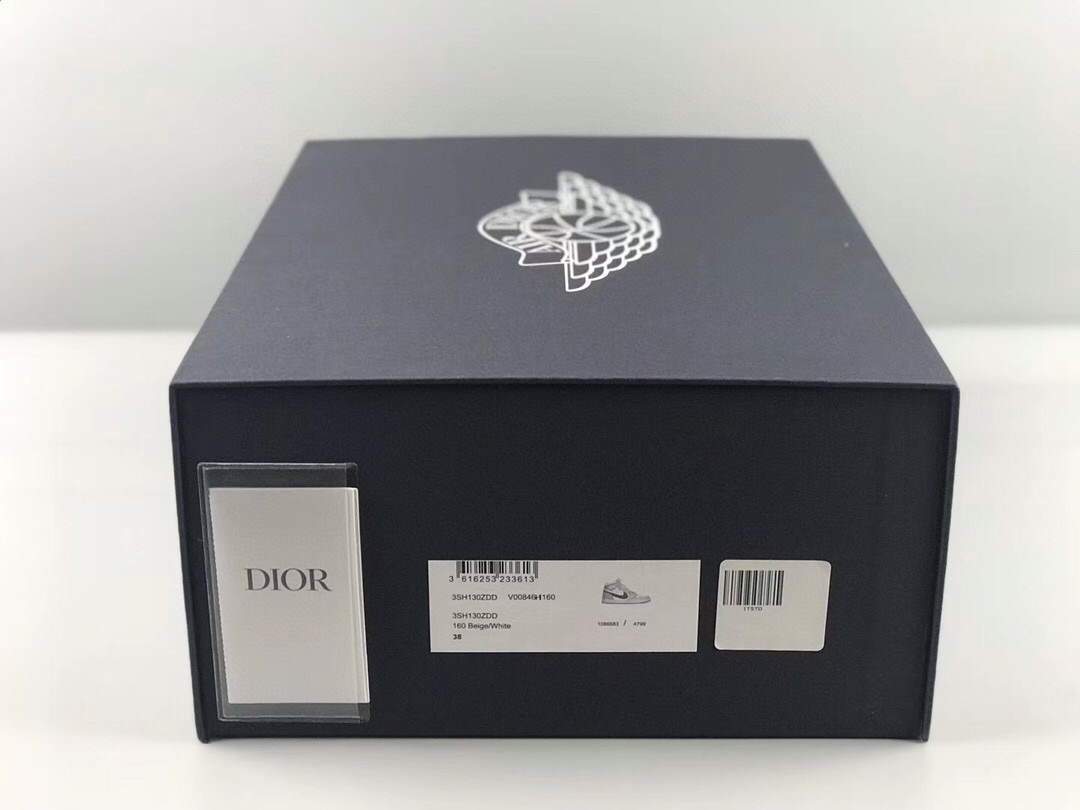 Dior Men's Women¡®s Limited-edition Air Jordan 1 High OG Dior Sneaker - luxibagsmall