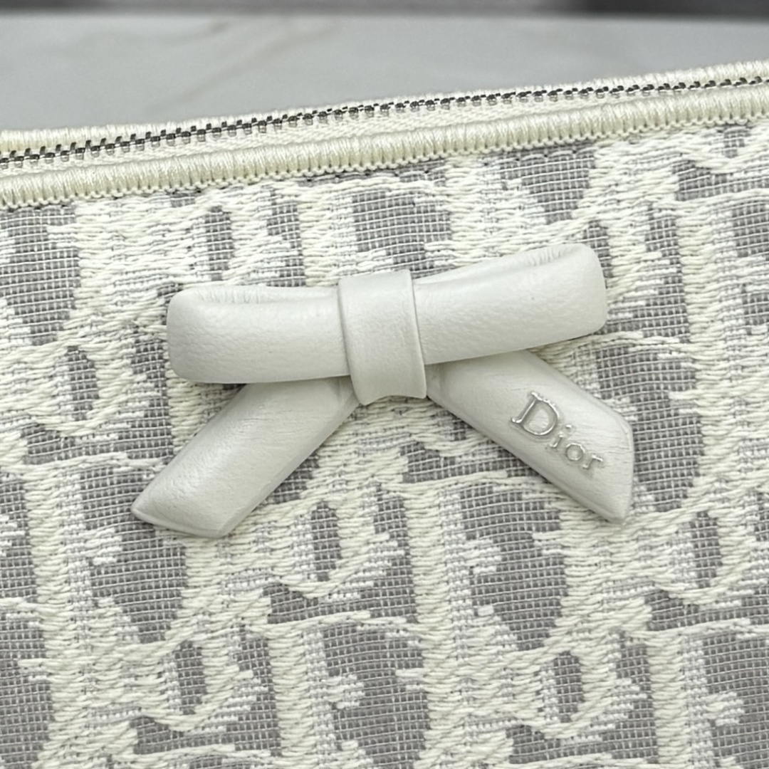 Dior Promenade Pouch with Chain White Dior Oblique Jacquard S2504OUQY_M928