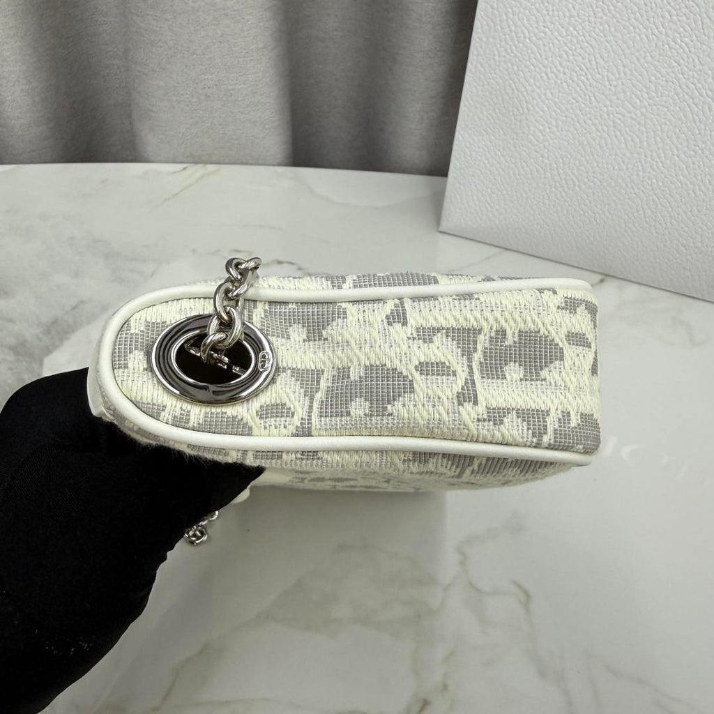 Dior Promenade Pouch with Chain White Dior Oblique Jacquard S2504OUQY_M928