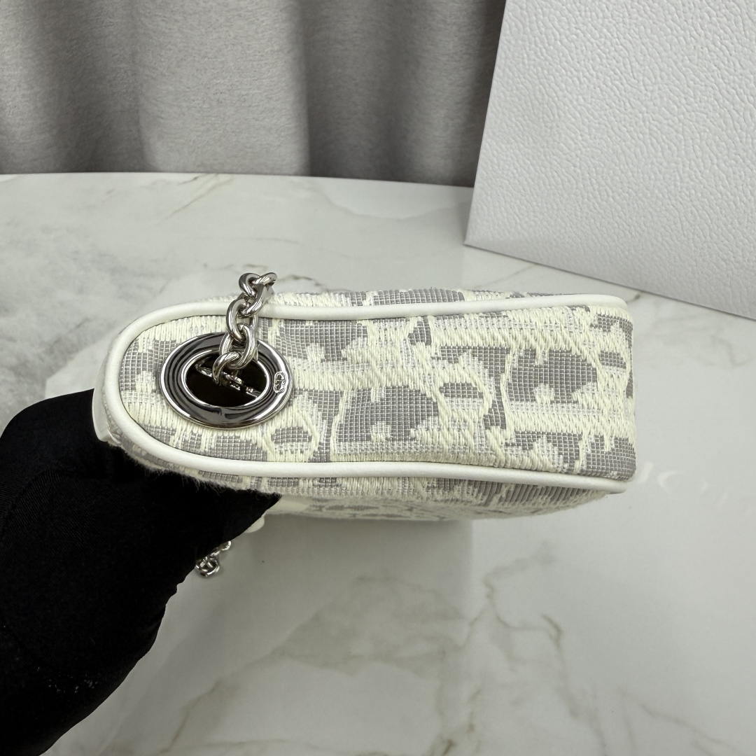 Dior Promenade Pouch with Chain White Dior Oblique Jacquard S2504OUQY_M928
