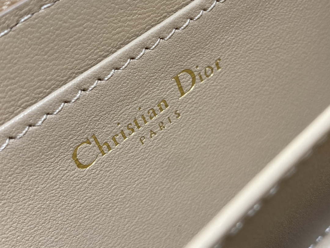 Dior S0011 Lady Dior Zipper Card Holder Medium £Ápricot Cannage Lambskin