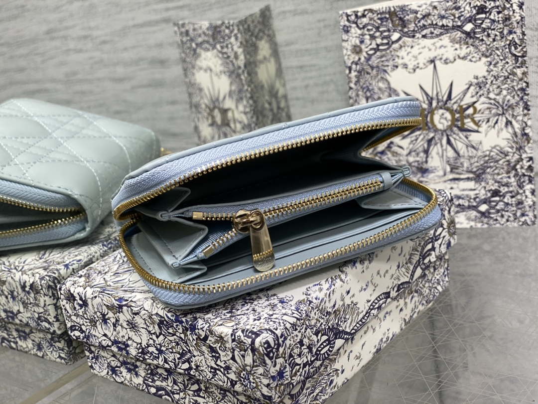 Dior S0011 Lady Dior Zipper Card Holder Medium Light Blue patent leather Lambskin