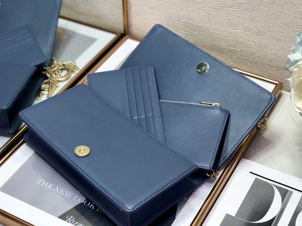 Dior S0204 Lady Dior Pouch Ultramatte Cannage Calfskin Blue
