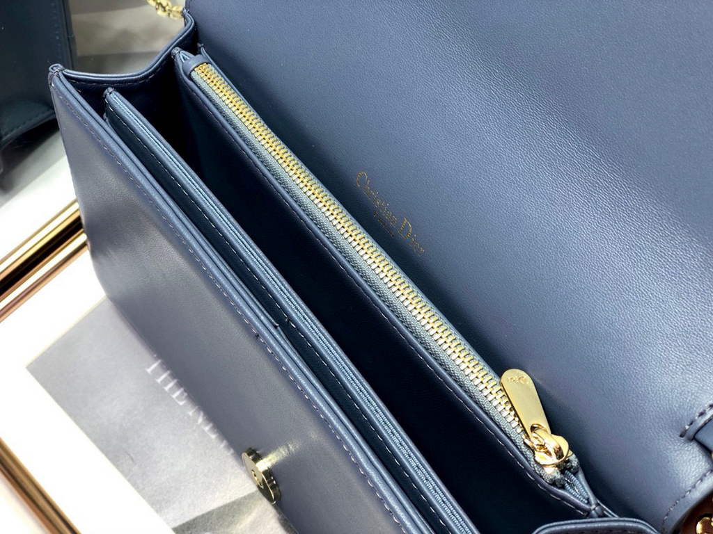 Dior S0204 Lady Dior Pouch Ultramatte Cannage Calfskin Blue