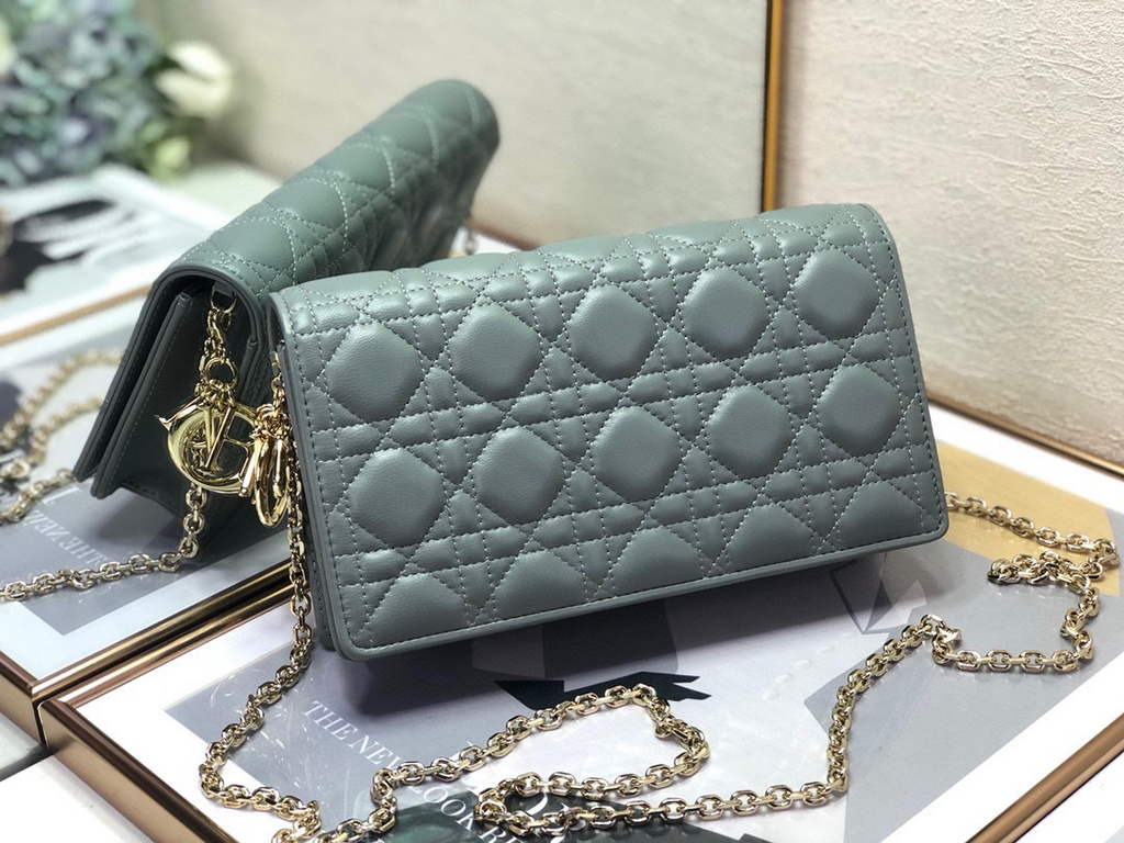 Dior S0204 Lady Dior Pouch Ultramatte Cannage Calfskin Light green