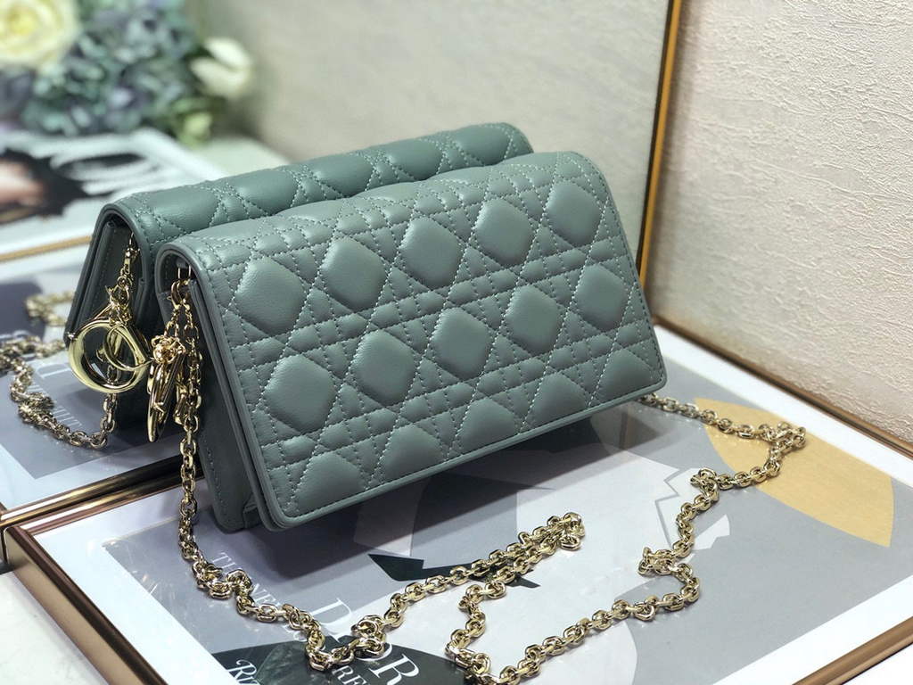 Dior S0204 Lady Dior Pouch Ultramatte Cannage Calfskin Light green