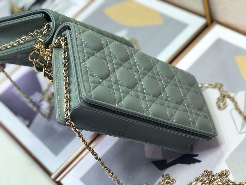 Dior S0204 Lady Dior Pouch Ultramatte Cannage Calfskin Light green