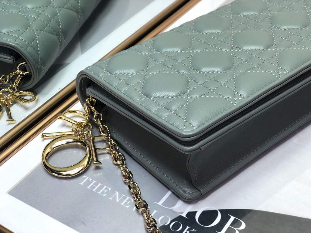 Dior S0204 Lady Dior Pouch Ultramatte Cannage Calfskin Light green