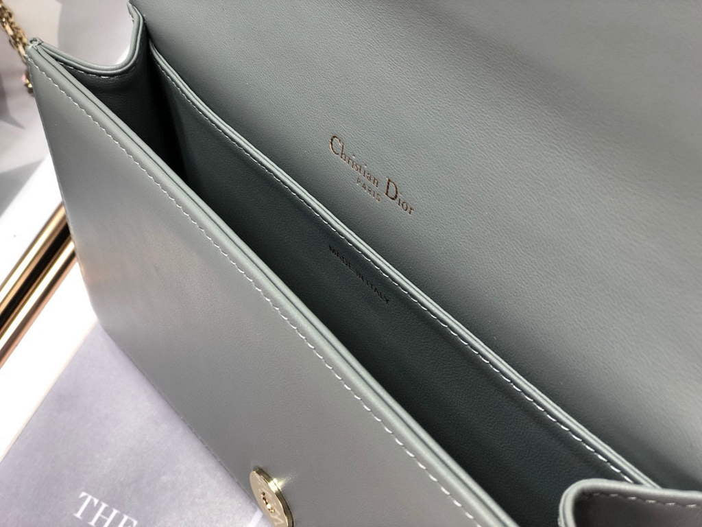 Dior S0204 Lady Dior Pouch Ultramatte Cannage Calfskin Light green