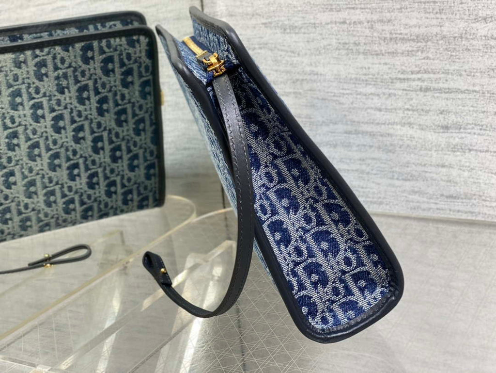 Dior S2107 30 Montaigne Dea Pouch Blue Denim Dior Oblique Jacquard M2022