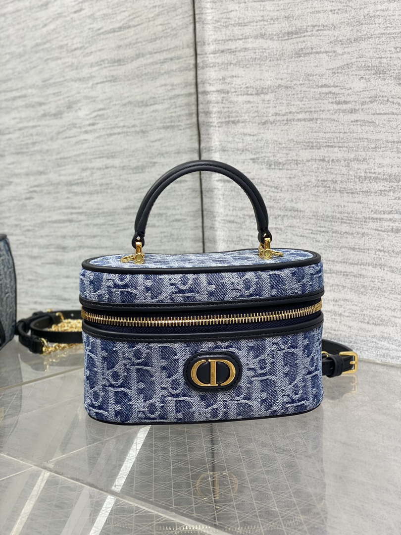 Dior S2332 30 Montaigne Mini Vanity Case Blue Dior Oblique Jacquard M2032